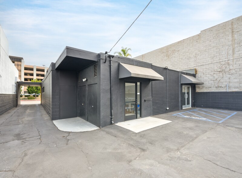 More Photos Of 953 N Cole Ave, Los Angeles Office For Sale