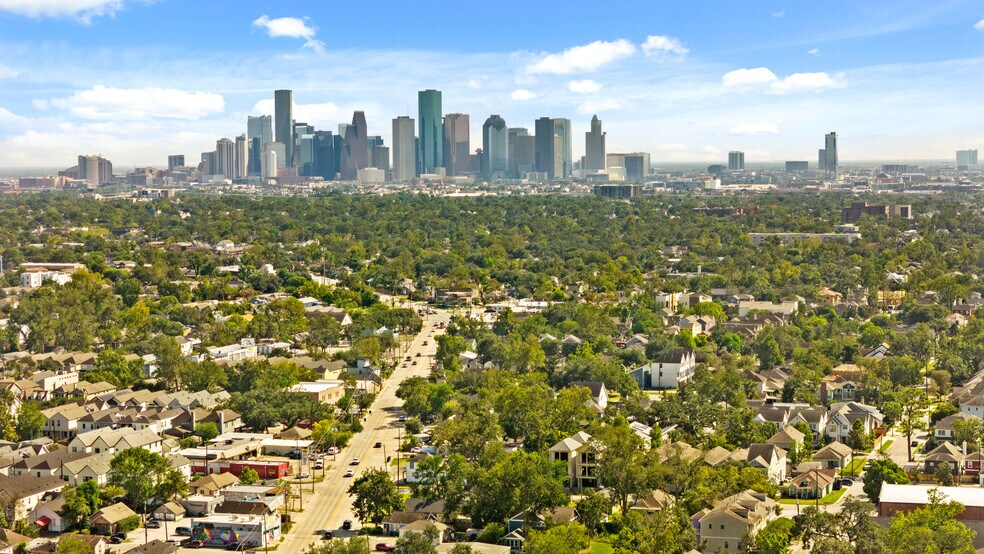 More Photos Of 6005 N Main St, Houston Office Residential For Sale