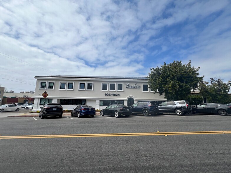 Primary Photo Of 1150 Silverado St, La Jolla Office For Lease
