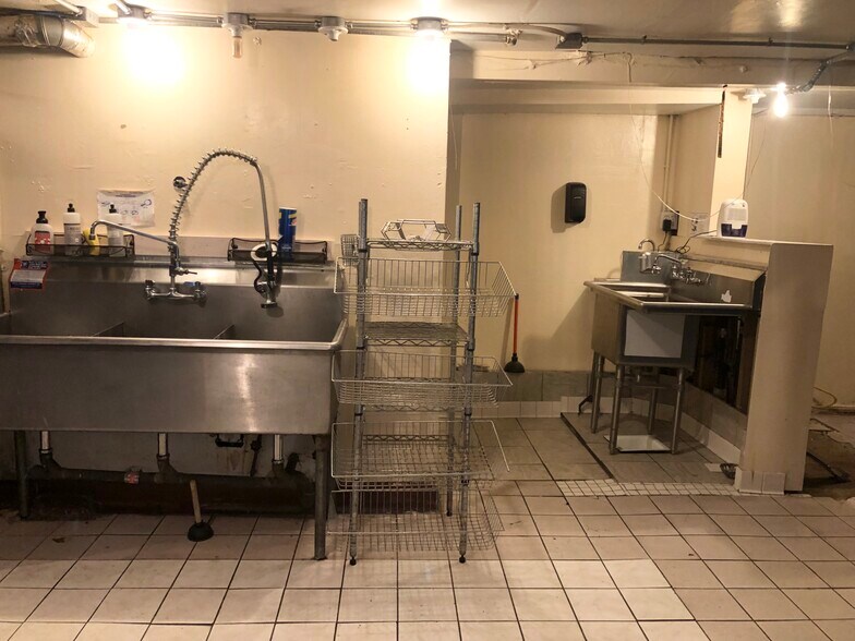 More Photos Of 1659-1665 Haight St, San Francisco Hotel For Lease