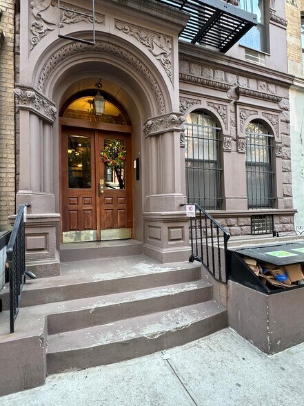 More Photos Of 164 W 83rd St, New York Apartments For Sale