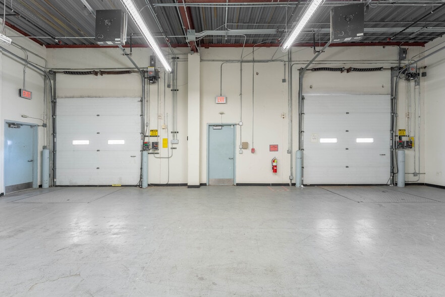 More Photos Of 2703 N Central Expy, Richardson Unknown For Lease