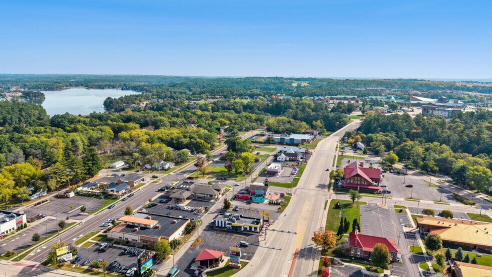 More Photos Of 31 S Wisconsin Dells Pky, Lake Delton Freestanding For Sale