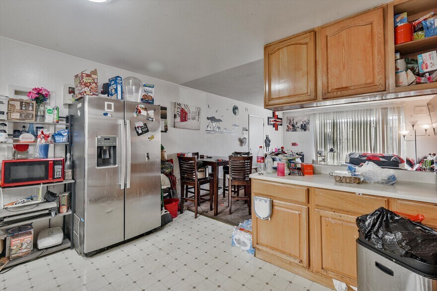 More Photos Of 1927 82nd Ave, Oakland Apartments For Sale