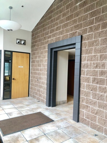 More Photos Of 12625 E Euclid Dr, Englewood Medical For Sale