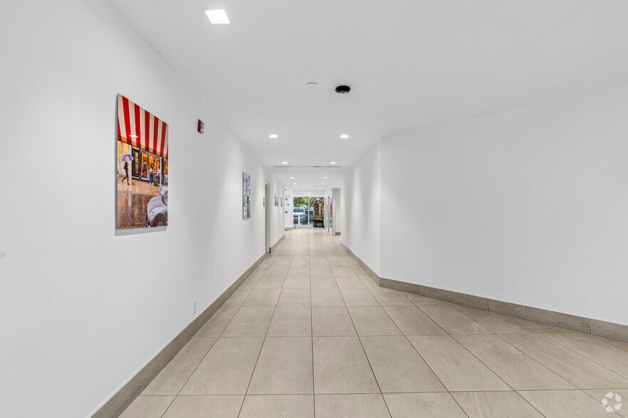 More Photos Of 4601 Sheridan St, Hollywood Office For Lease
