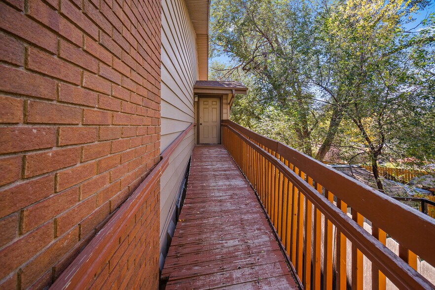 More Photos Of 2103 Uintah St, Colorado Springs Office For Sale