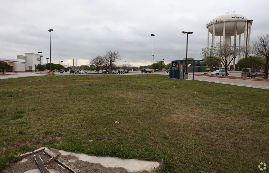 More Photos Of 1820-2020 N Central Expy, McKinney Unknown For Lease