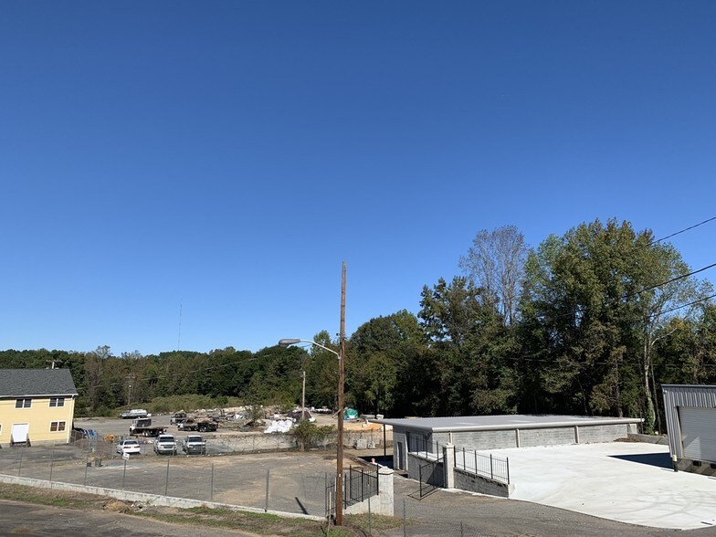 More Photos Of 109 Eason Rd, Dallas Warehouse For Lease