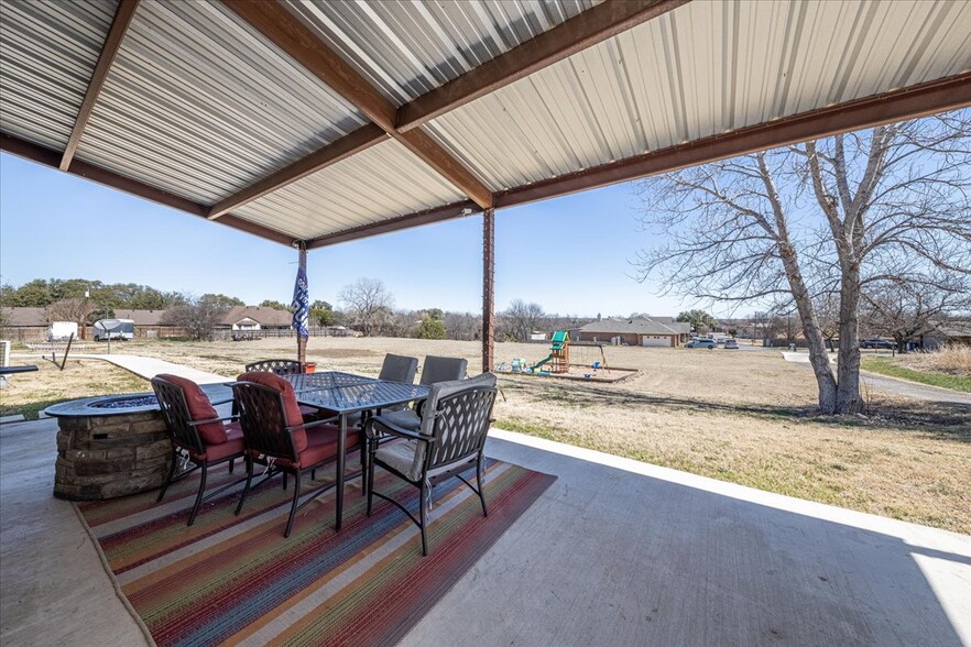 More Photos Of 1817 S Morgan St, Granbury Auto Dealership For Sale