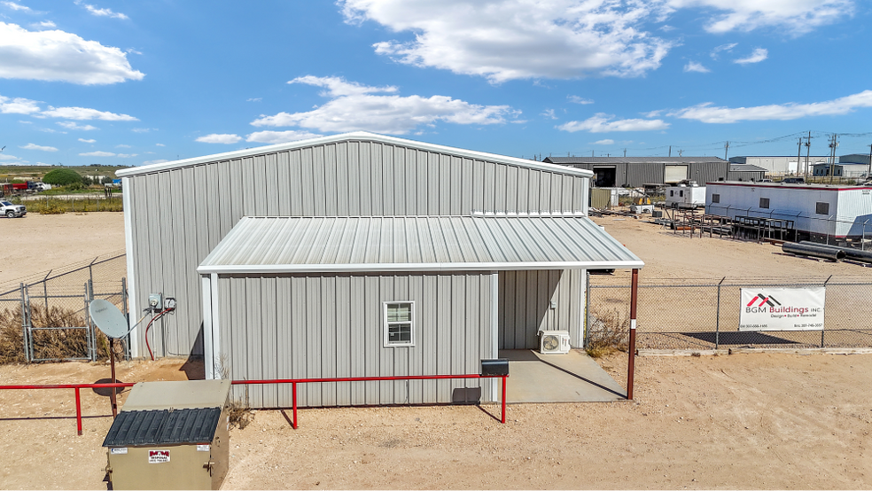 More Photos Of 2107 E County 130 Rd Building #5 rd, Midland Warehouse For Lease