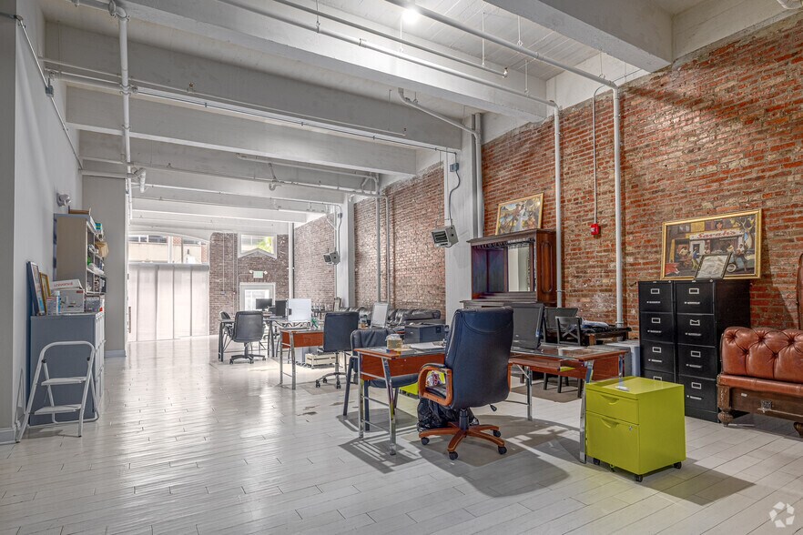 More Photos Of 311-313 W Baltimore St, Baltimore Apartments For Sale