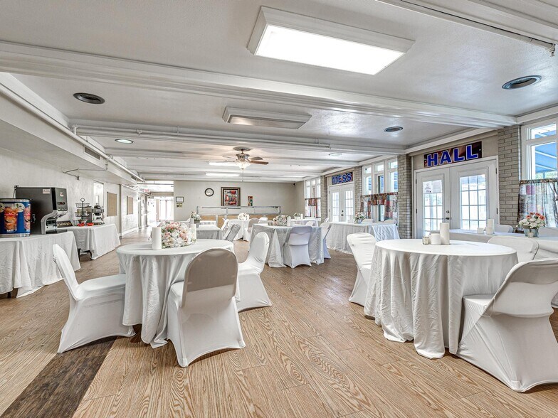 More Photos Of 901 NW 25th St, Oklahoma City Healthcare For Sale