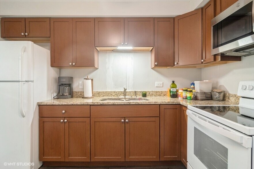 More Photos Of 8003 W Foster Ln, Niles Apartments For Sale