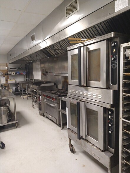 More Photos Of 140 Point Judith Rd, Narragansett Storefront Retail Office For Sale