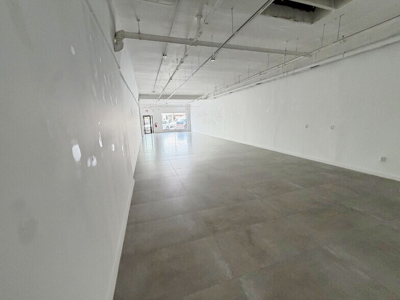 More Photos Of 13-31 SW Osceola St, Stuart Storefront Retail Office For Lease