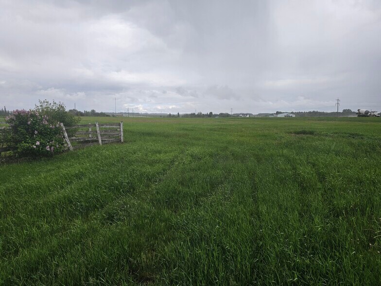 More Photos Of 23118 Old Fort Trl, Sturgeon County Land For Sale
