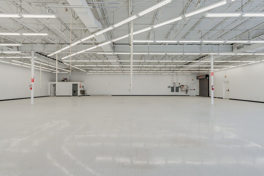 More Photos Of 5819 4th St, Lubbock Freestanding For Lease