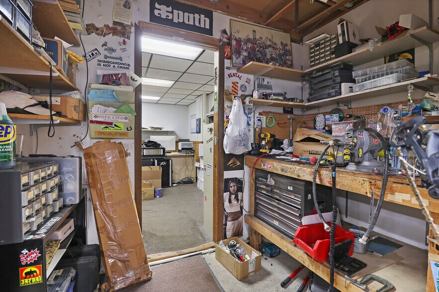 More Photos Of 2926 75th St, Kenosha Freestanding For Sale