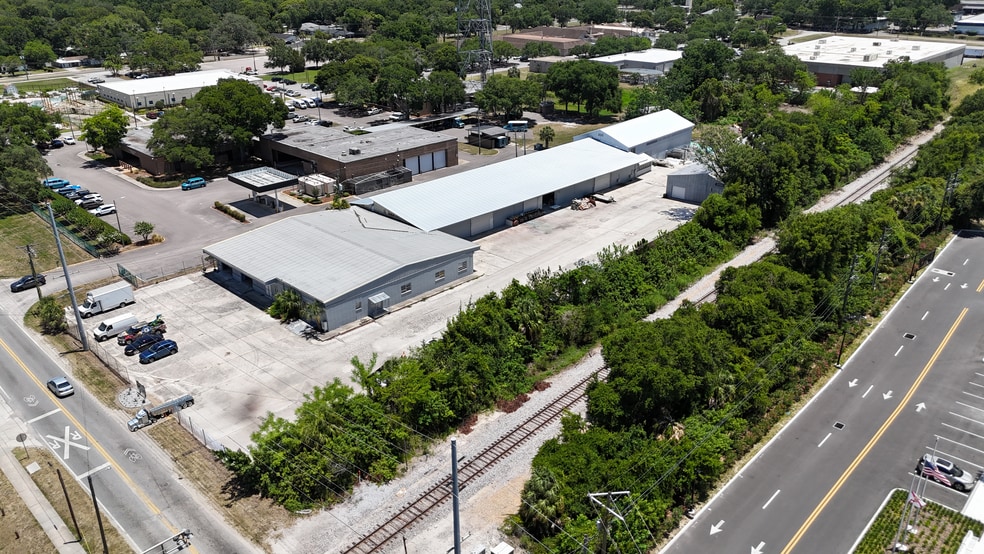 More Photos Of 2705 E Hanna Ave, Tampa Warehouse For Lease