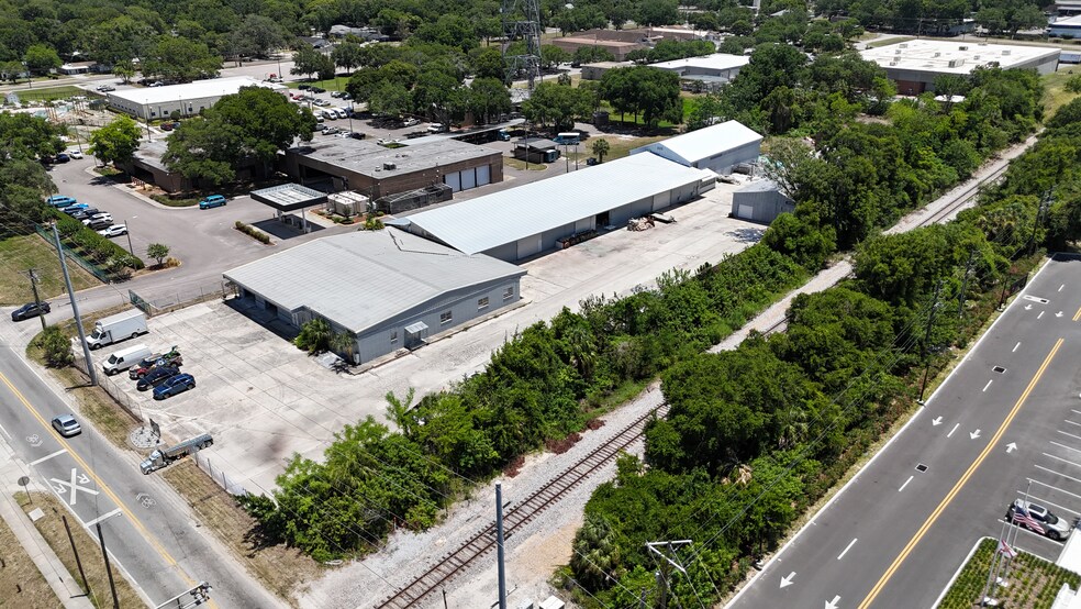 More Photos Of 2705 E Hanna Ave, Tampa Warehouse For Lease