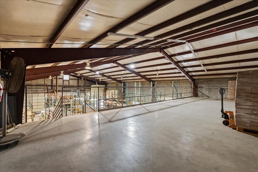 More Photos Of 3700 Reveille St, Houston Freestanding For Lease