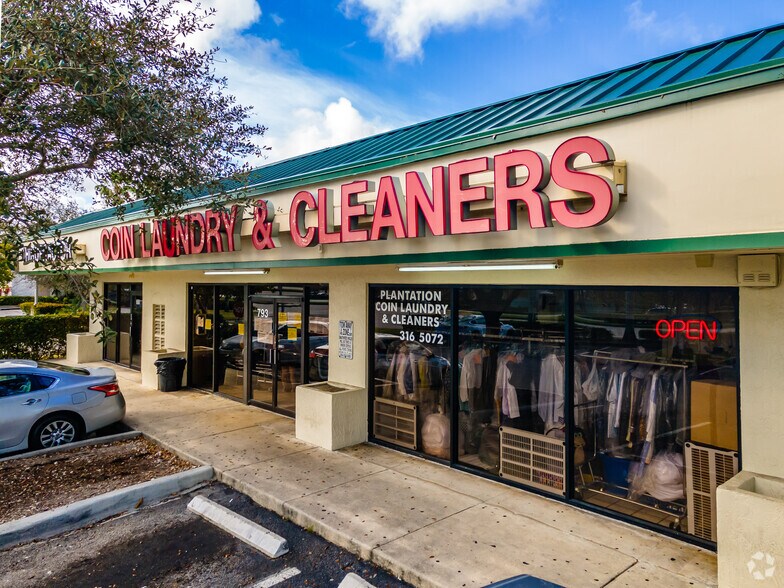 More Photos Of 701 S State Rd 7, Plantation Unknown For Lease