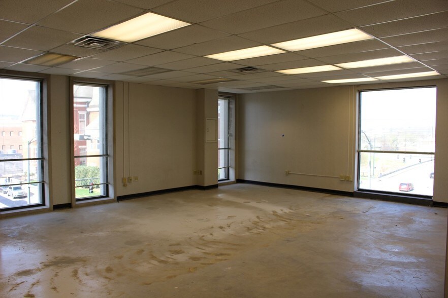 More Photos Of 501 Broad St, Rome Office For Lease