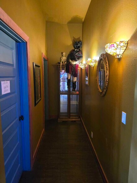 More Photos Of 305 Columbia Ave, Goldfield Bar For Sale