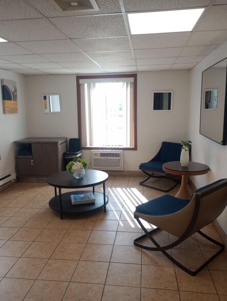 More Photos Of 2501 52nd Ave, Moline Hotel For Sale