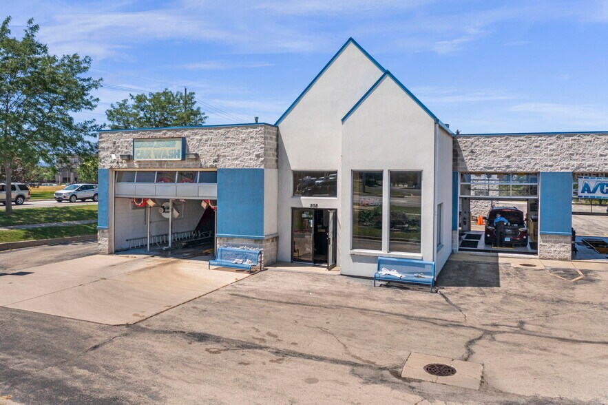 More Photos Of 508 N River Rd, Naperville Auto Repair For Sale