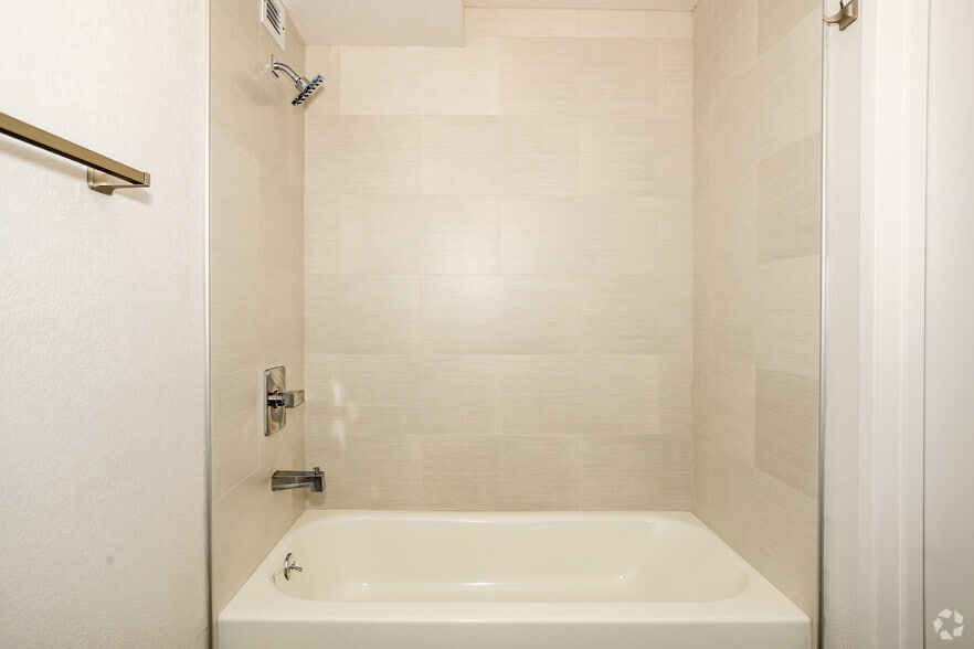 More Photos Of 2701 Capitol Ave, Sacramento Apartments For Lease