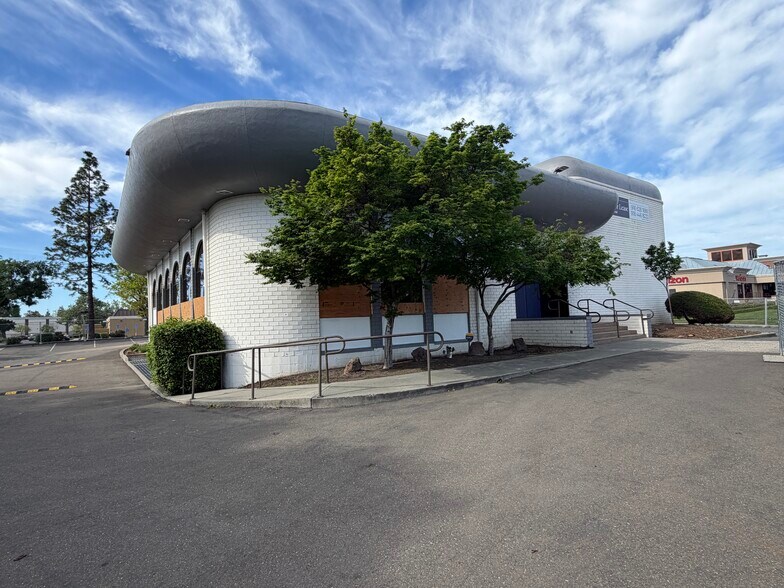 Primary Photo Of 1800 Arden Way, Sacramento Bank For Sale