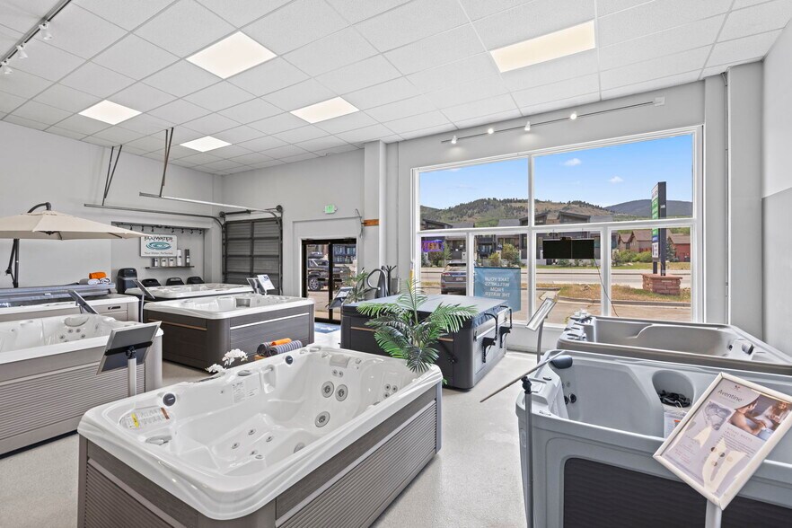 More Photos Of 120 9th St, Silverthorne General Retail For Sale