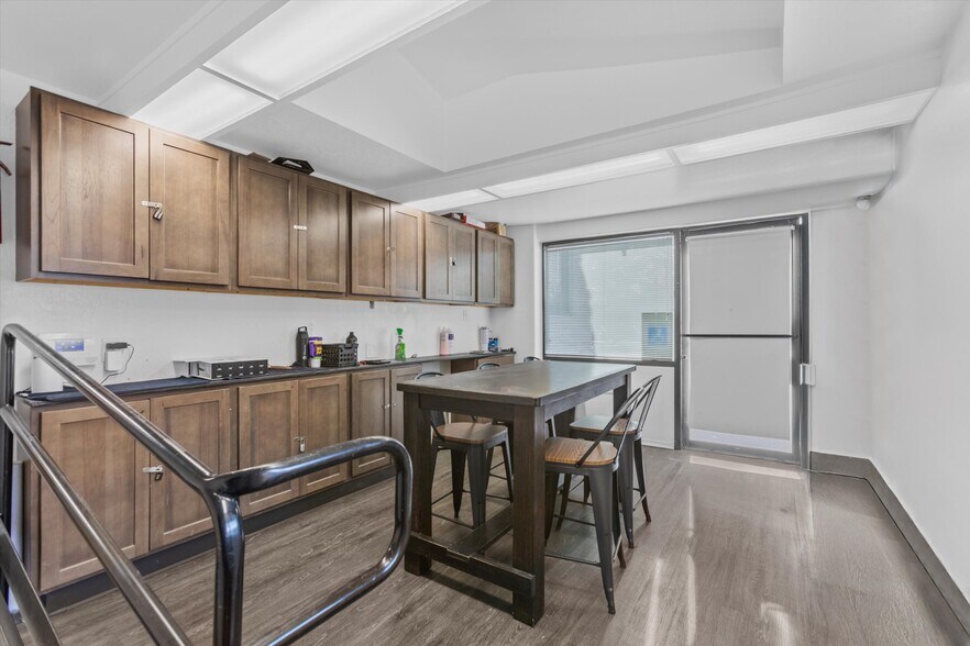 More Photos Of 123 Mt Rose St, Reno General Retail For Sale