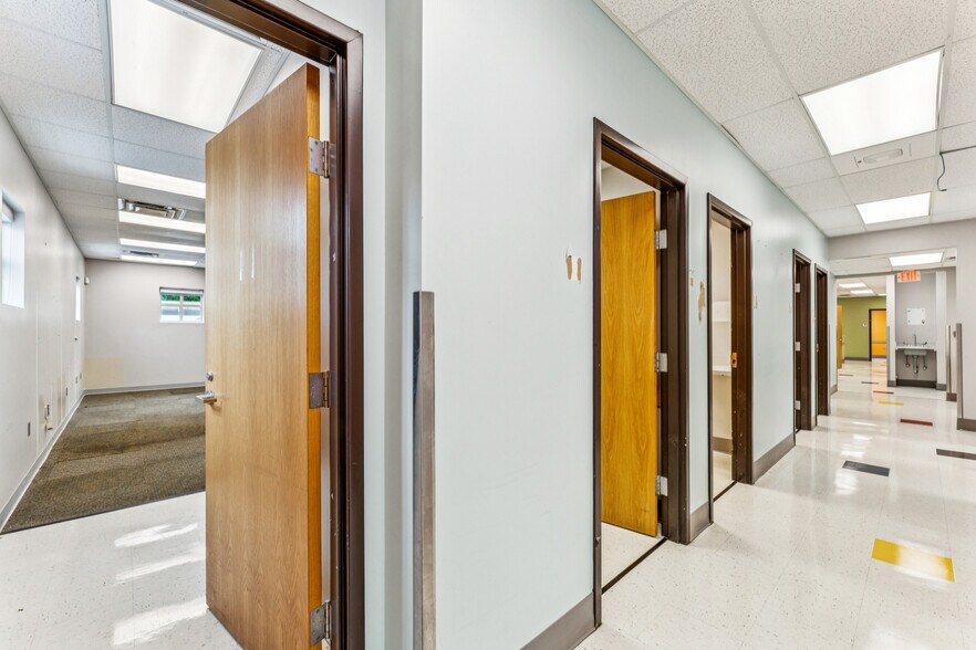 More Photos Of 1090 9th Ave SW, Bessemer Medical For Sale