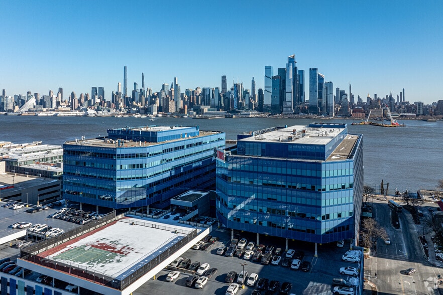 More Photos Of 1000 Harbor Blvd, Weehawken Office For Lease