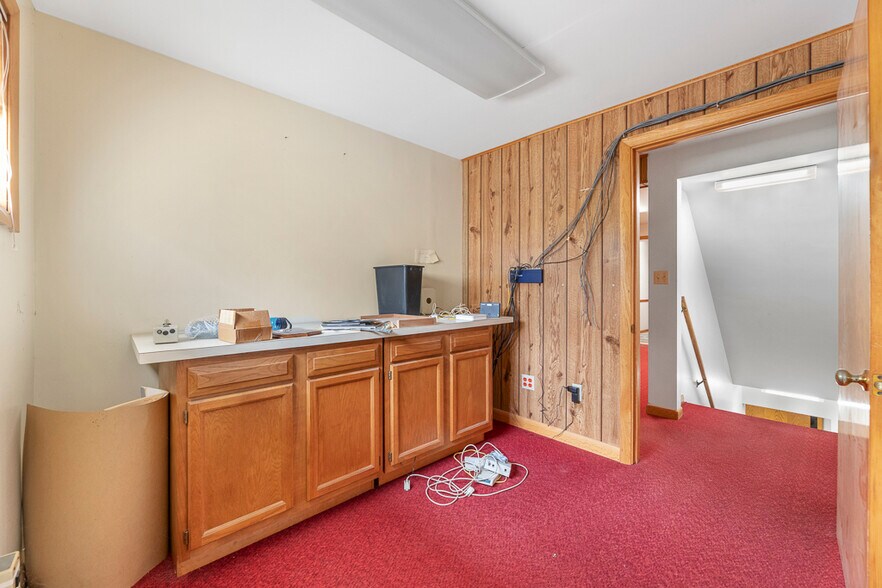 More Photos Of 14924 Beloit Snodes Rd, Beloit Manufacturing For Lease