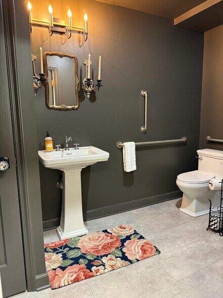 More Photos Of 205 W Galena Blvd, Aurora Storefront Retail Residential For Sale