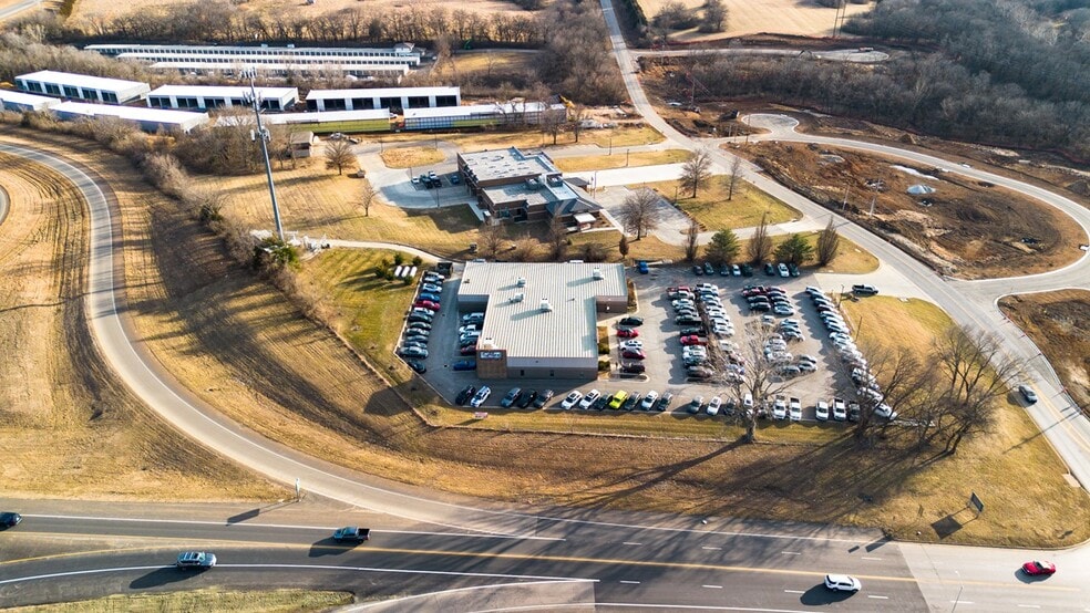 More Photos Of 6801 Hedge Lane Ter, Shawnee Showroom For Sale