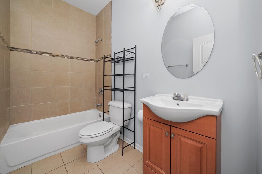 More Photos Of 7200-02 S Stony Island Ave, Chicago Apartments For Sale