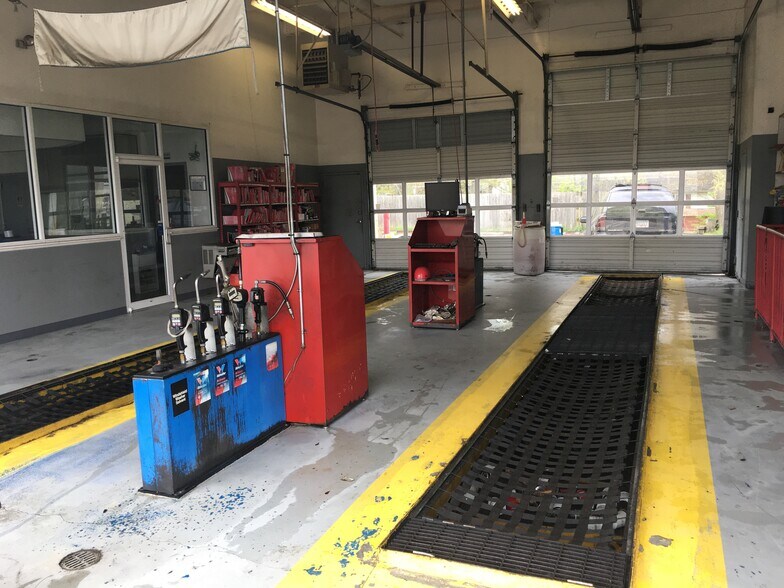 More Photos Of 2117 Shorter Ave SW, Rome Auto Repair For Sale