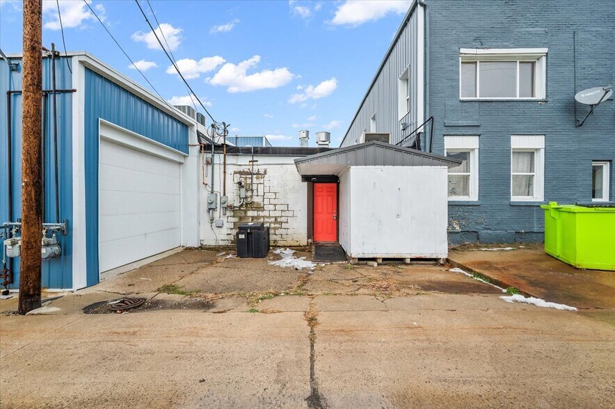 More Photos Of 4084 Huron St, North Branch Restaurant For Sale