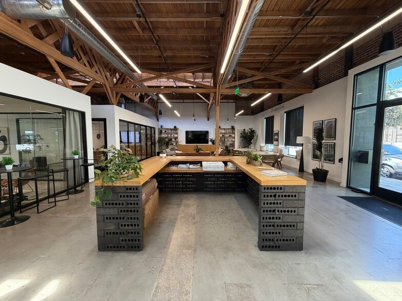 More Photos Of 450 S Raymond Ave, Pasadena Warehouse For Sale