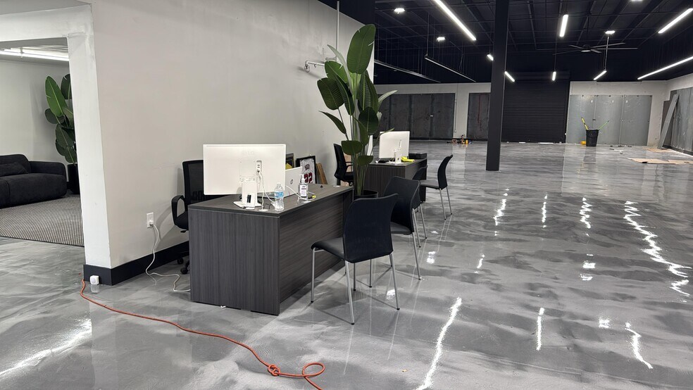 More Photos Of 36 XX NW 76 Ave, Miami General Retail For Lease