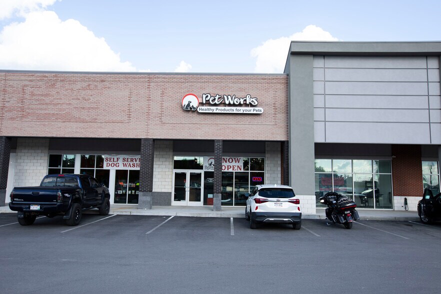 More Photos Of 2600 Middletown Commons, White Hall Storefront For Lease