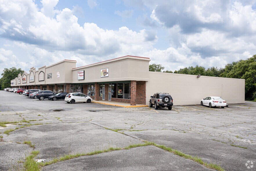 More Photos Of 832-856 College St, Eastman General Retail For Sale