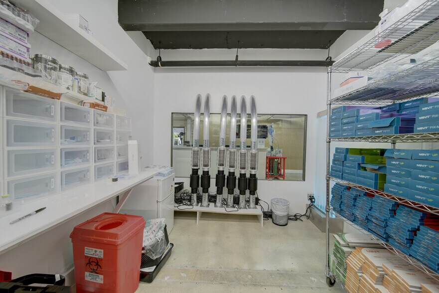 More Photos Of 2455 SW 27th Ave, Miami Medical For Lease