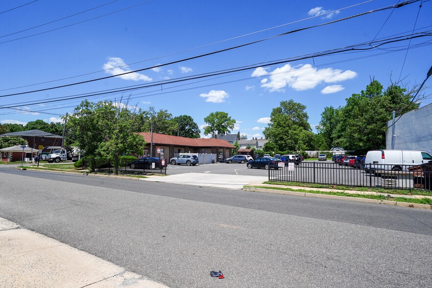 More Photos Of 9 Spring St, Freehold Office For Sale