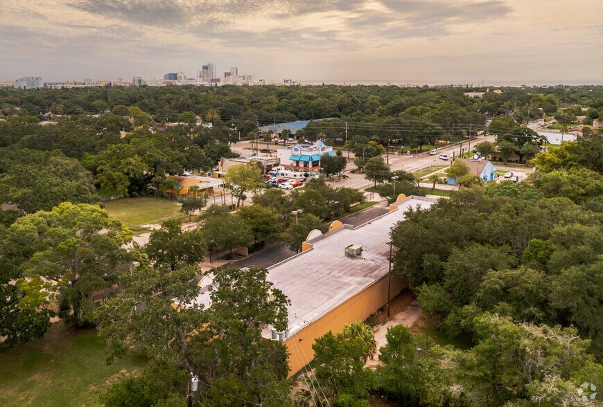 More Photos Of 1628 18th Ave S, Saint Petersburg Freestanding For Lease